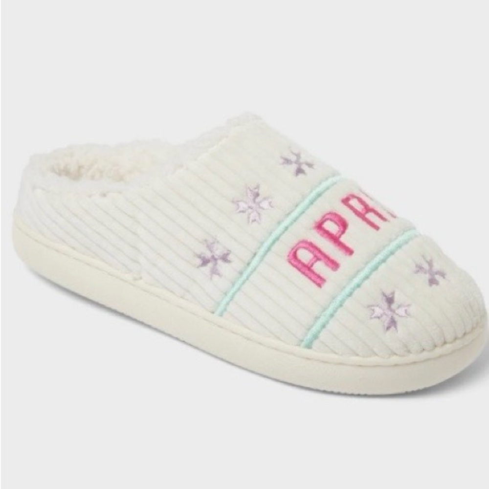 Women's Shona Apres All Day Scuff Slippers - Wild Fable Off-White 
Size L (9/10)